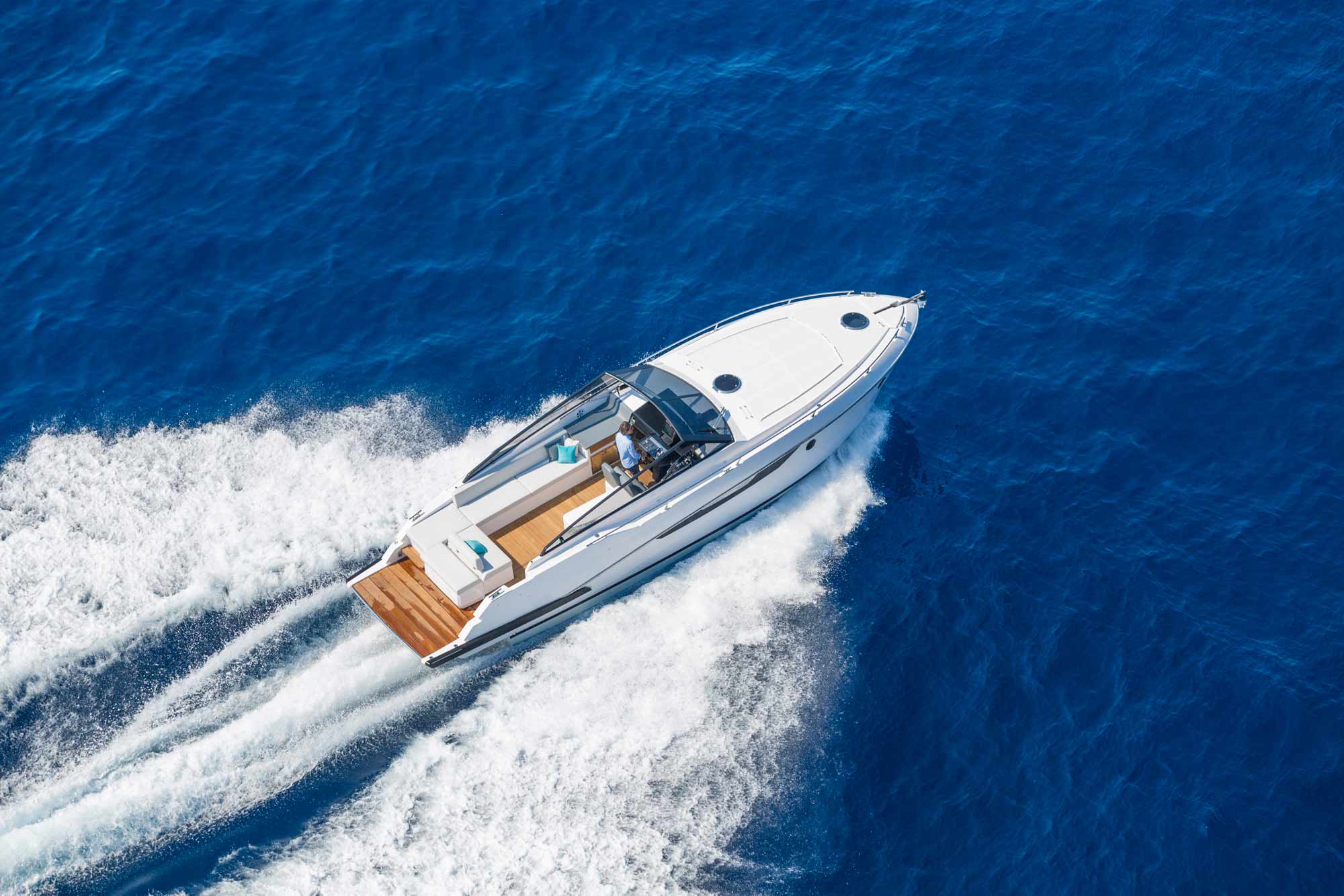 Best luxury motorboats: prices - Santandrea Luxury Houses
