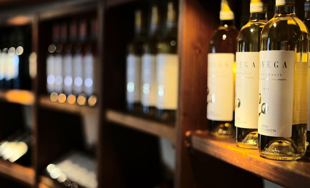 Allestire cantina vino - Santandrea Luxury Houses